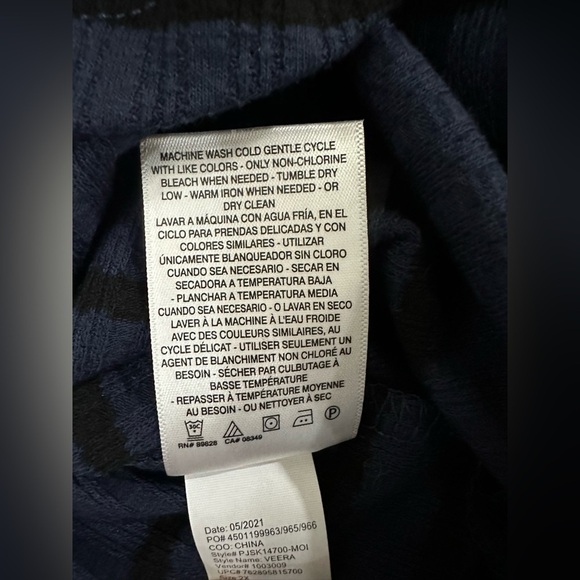 Jessica Simpson Women's Smocked Cuff Long Sleeve 2X Top New Super Soft - Picture 7 of 10